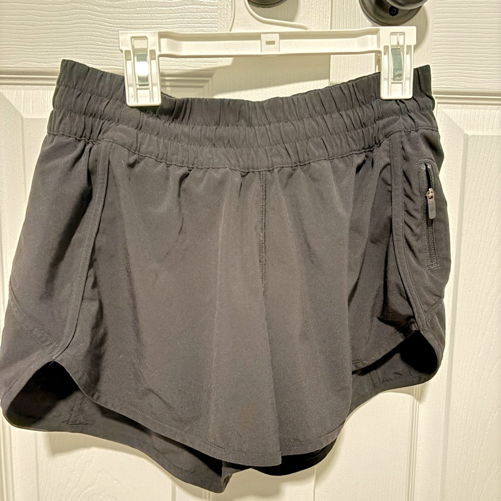 Lululemon Tracker 4” short: black